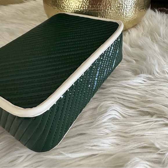 New Tory Burch ROBINSON PATENT QUILTED SHOULDER BAG - Picture 6 of 17